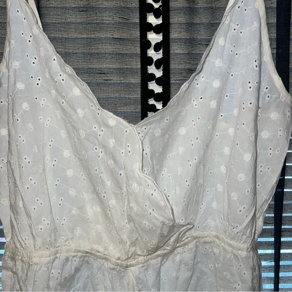 White Eyelet Romper XL - Picture 3 of 12